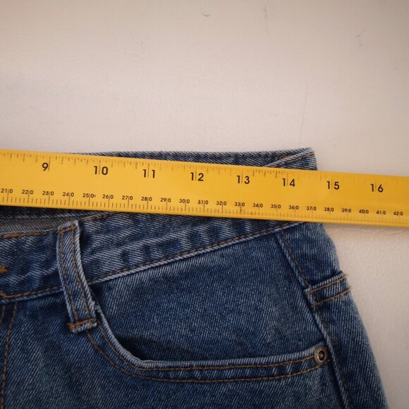 D:Play Brands Ladies Size 28 Straight Legs Medium Wash Blue Jeans - Picture 8 of 13